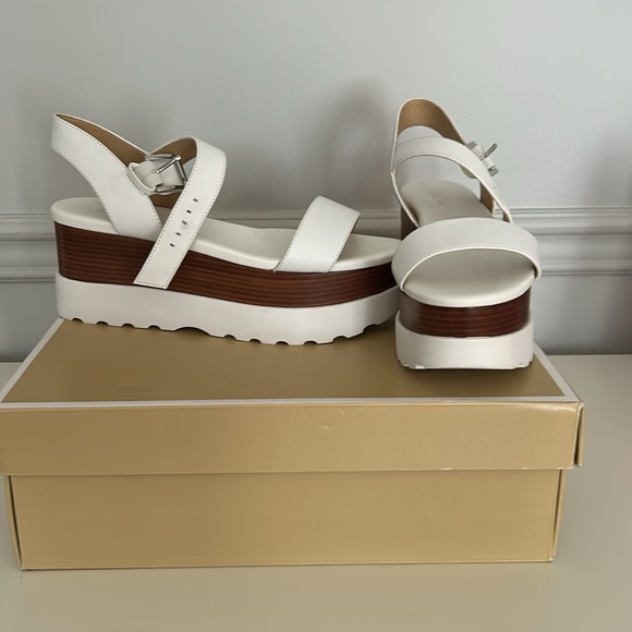 MICHAEL KORS MARLON PLATFORM - Picture 3 of 4